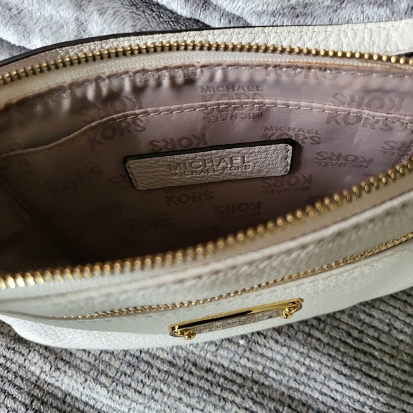 Michael Kors Wristlet - Picture 4 of 4